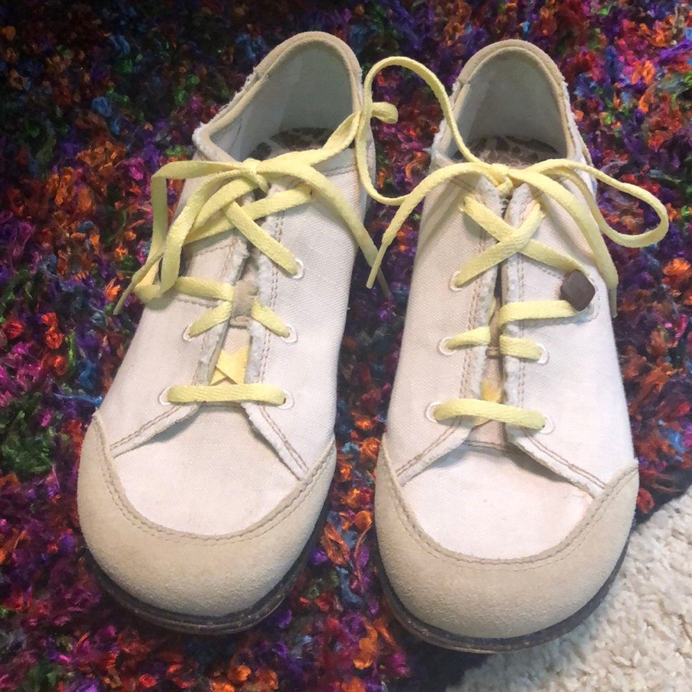 North Face Canvas and suede shoes never worn